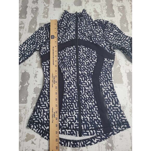 2764 Lululemon Navy Define Full Zip Jacket Women's Size 2 - Picture 3 of 7